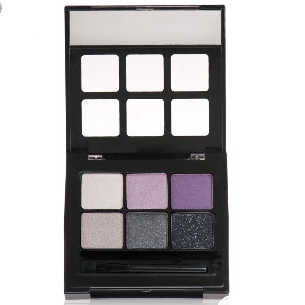 BRAND NEW! Elf Smokey Eyeshadow Palette
